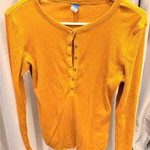 Old Navy Golden Long Sleeve Ribbed Top
